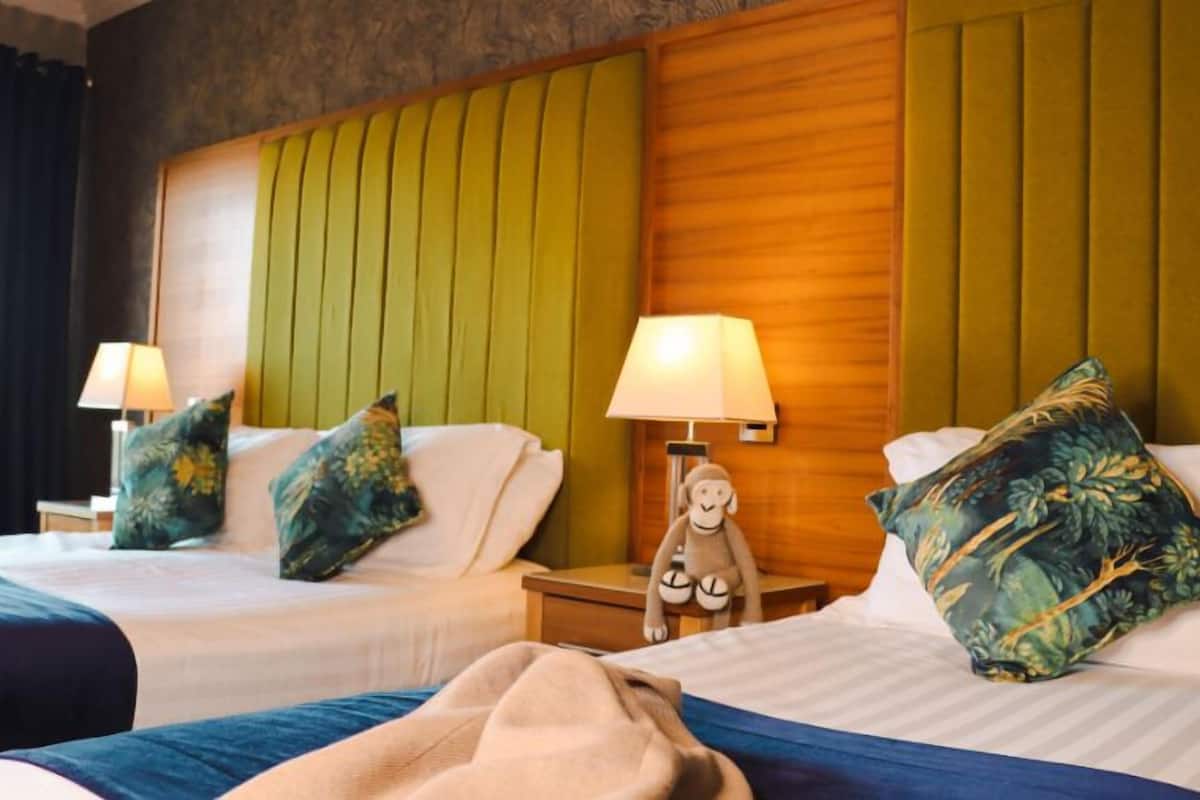 standard double or twin room | in-room safe, desk, iron/ironing board, free wifi