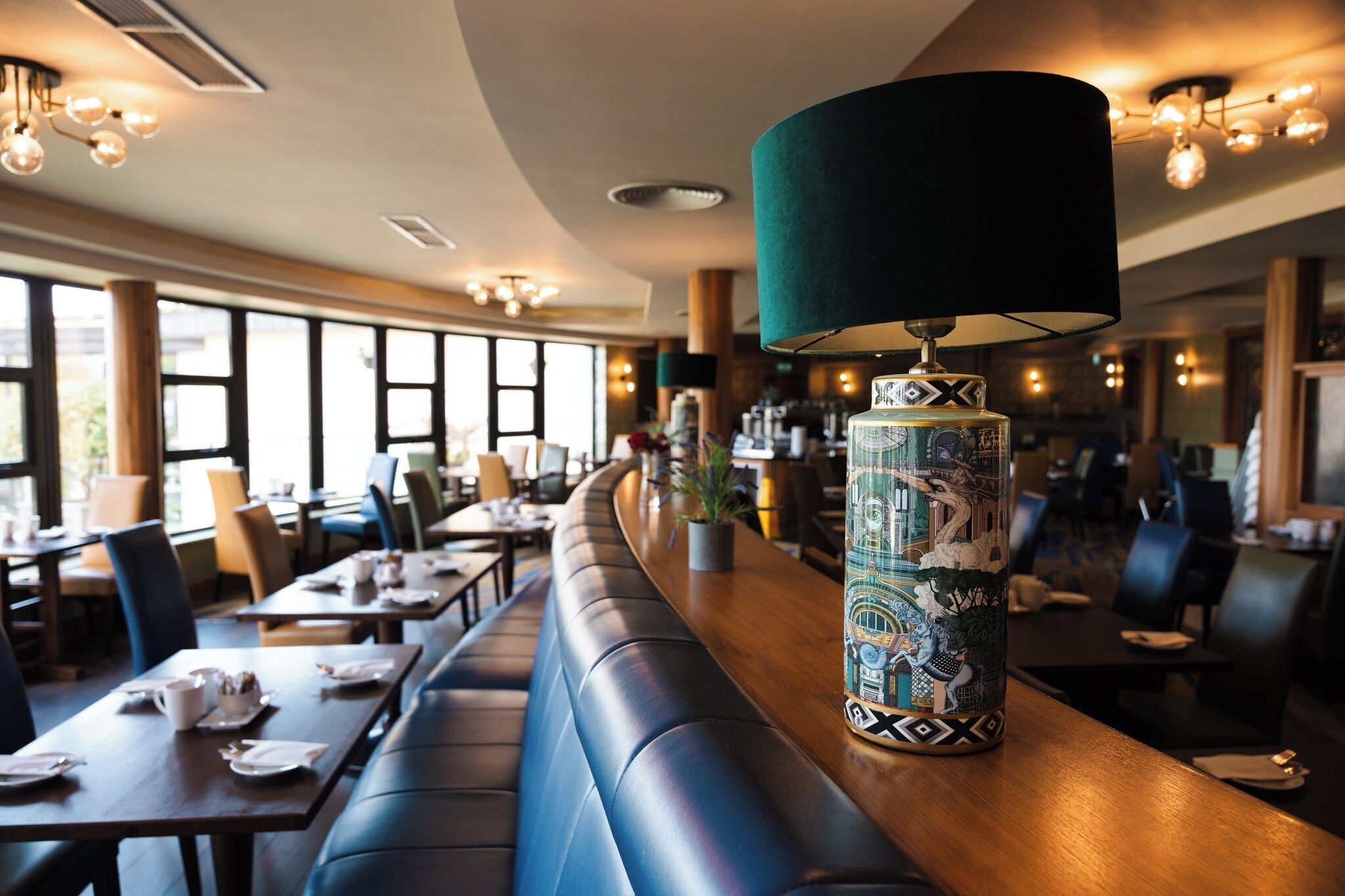 3 restaurants, breakfast, lunch, dinner served; local cuisine