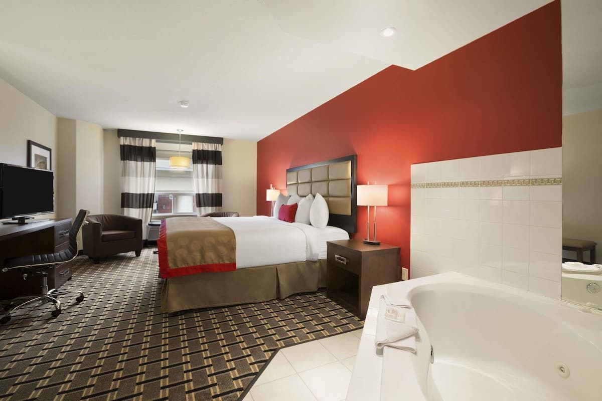 Studio Suite, 1 King Bed, Non Smoking