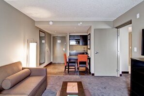 平面電視、收費電影