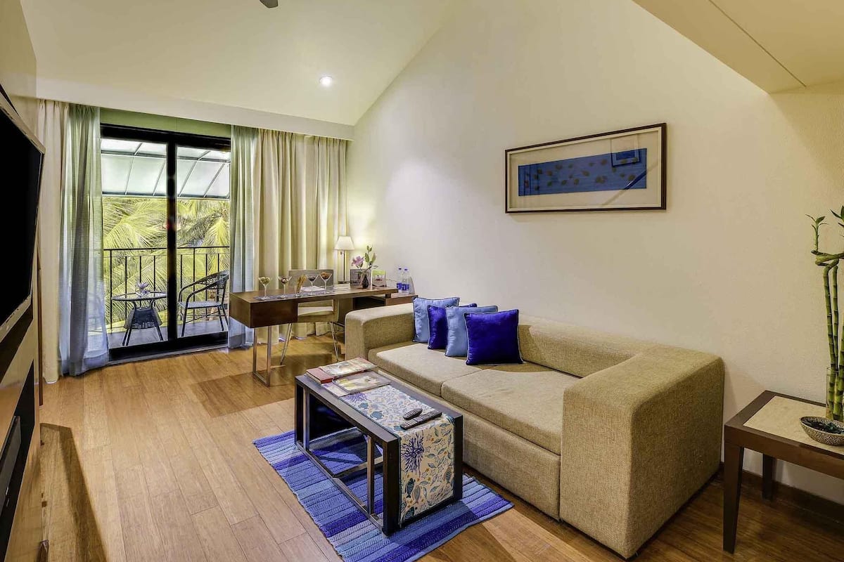 Suite, 1 trÚs grand lit, baignoire à jets (Elegance) | 1 chambre, literie de qualité supérieure, surmatelas, minibar