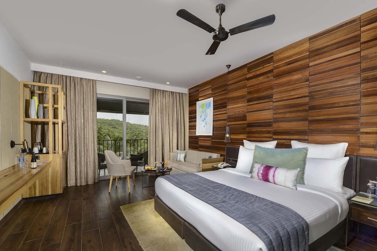 Premium bedding, pillowtop beds, minibar, in-room safe