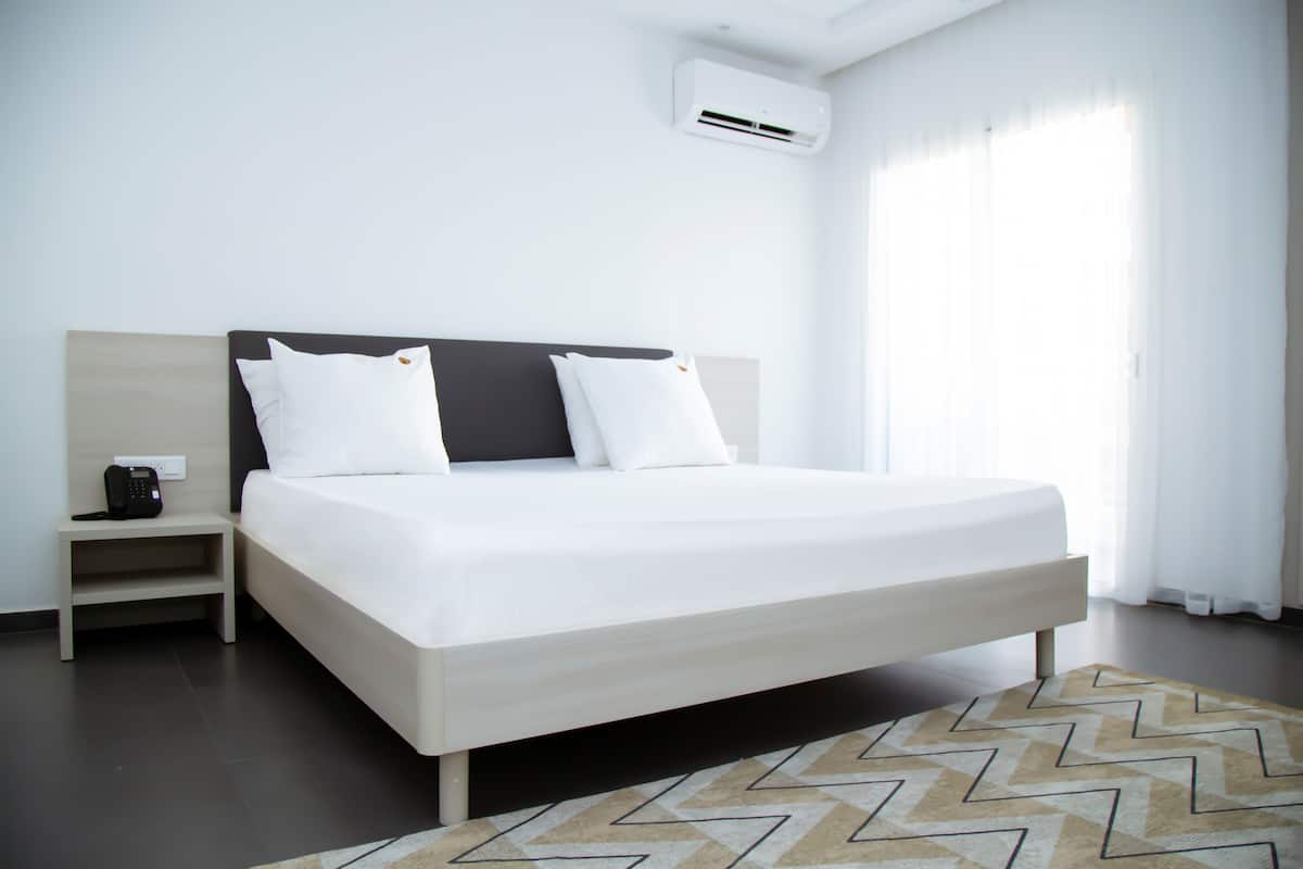 1 Schlafzimmer, Zimmersafe, Schreibtisch, Verdunkelungsvorhänge