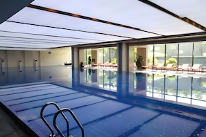 Piscina coperta, piscina all'aperto
