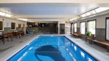 Indoor pool, sun loungers