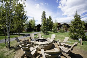 Cabin, Multiple Beds (1 King, 1 Queen, Yellowstone Cabin) | Terrace/patio - Explorer Cabins At Yellowstone (West Yellowstone)