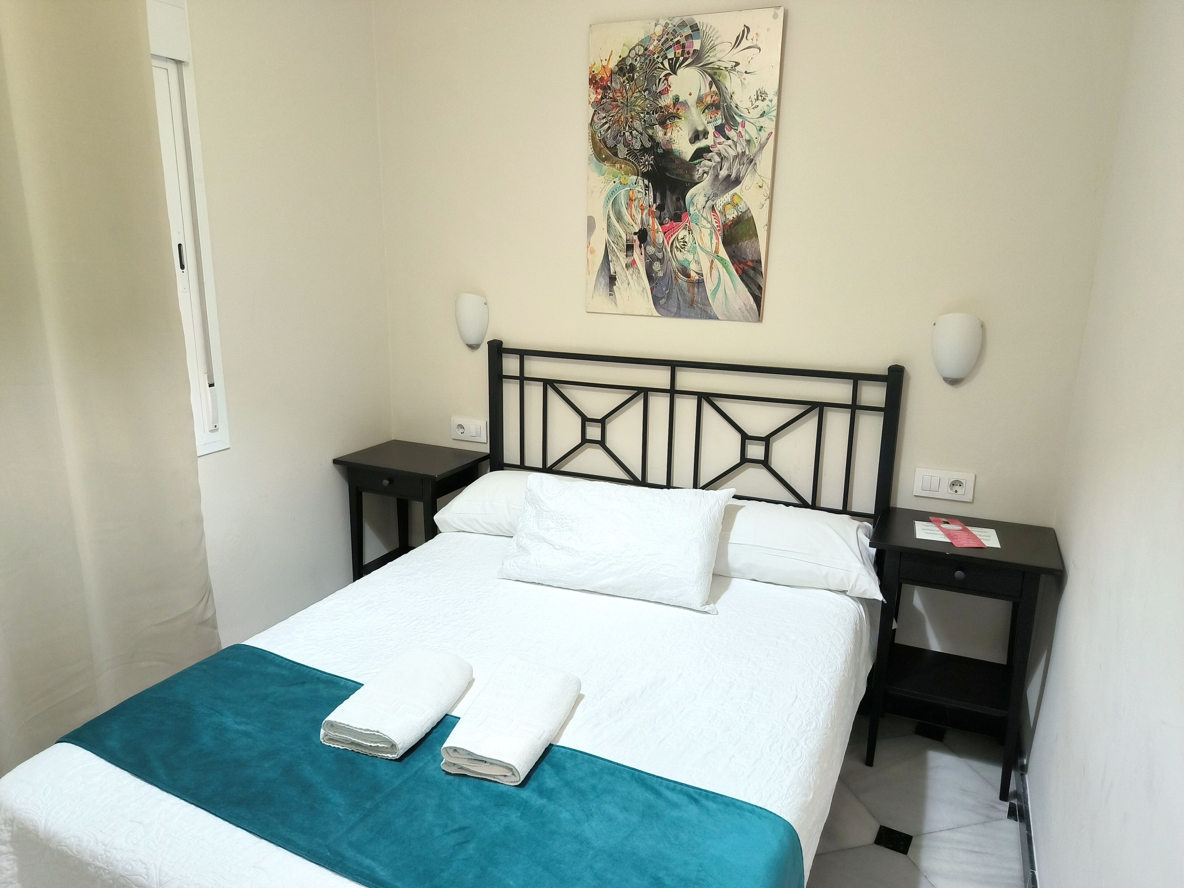 Habitación doble, 1 cama doble, baño privado, en una planta alta | Wifi gratis y ropa de cama