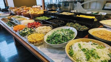 Päivittäinen buffetaamiainen (1980 JPY per henkilö)