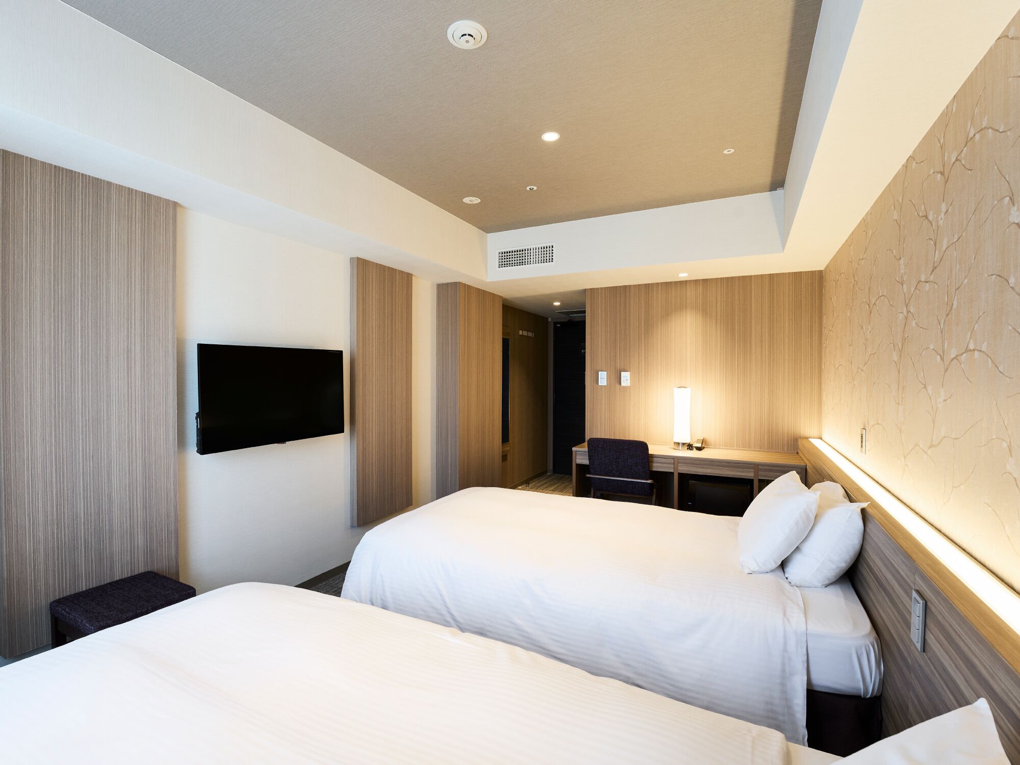 Couette en duvet d'oie, coffres-forts dans les chambres, bureau