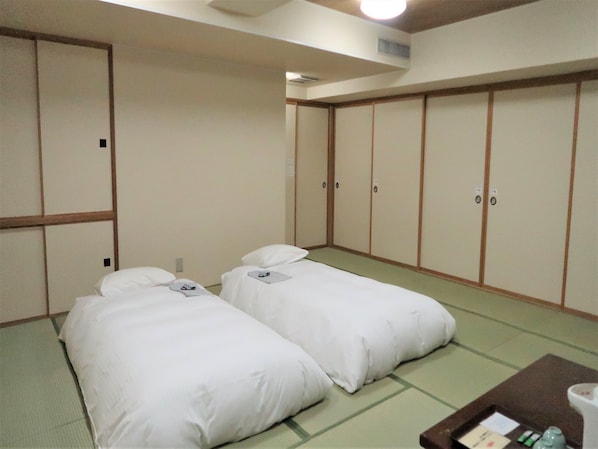 Japanese Style Room, Non Smoking | Free WiFi, bed sheets - Hotel Tokeidai (Sapporo)