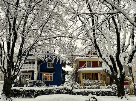 Fachada del alojamiento. Cambie Lodge B&B
