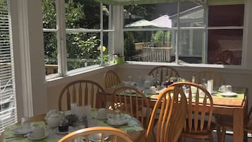 Breakfast area