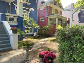 Exterior - Cambie Lodge B&B (Vancouver)