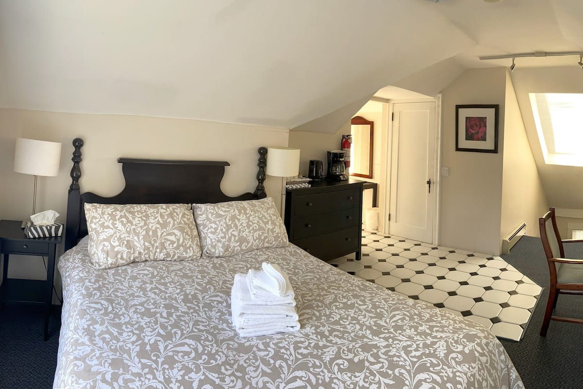 Cobertura clássica, banheiro privativo | Ferros/tábuas de passar roupa, Wi-Fi de cortesia, roupa de cama