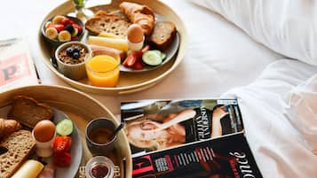 Daily continental breakfast (EUR 10 per person)
