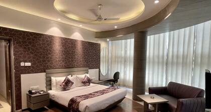 Hotel Narula's Aurrum