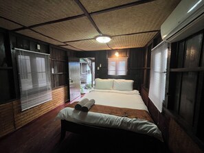 واي فاي مجانًا وملاءات أسرّة