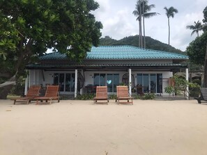 واي فاي مجانًا وملاءات أسرّة