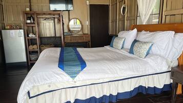 Beachfront Cottage Aircon | Free WiFi, bed sheets