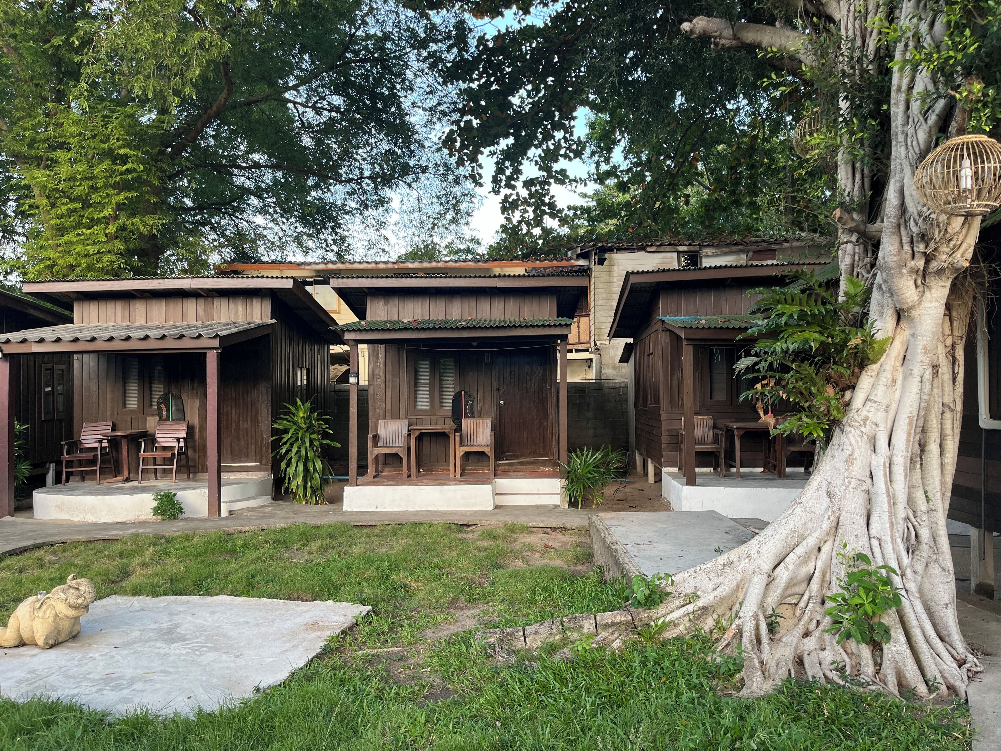 واي فاي مجانًا وملاءات أسرّة