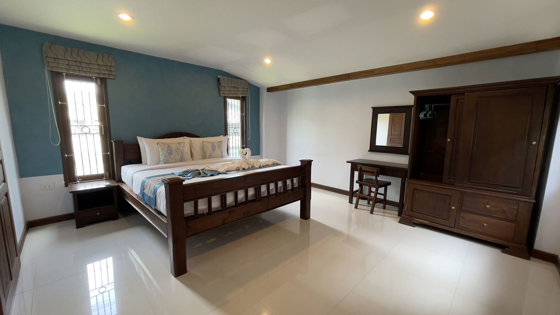 In-room safe, desk, rollaway beds, free WiFi