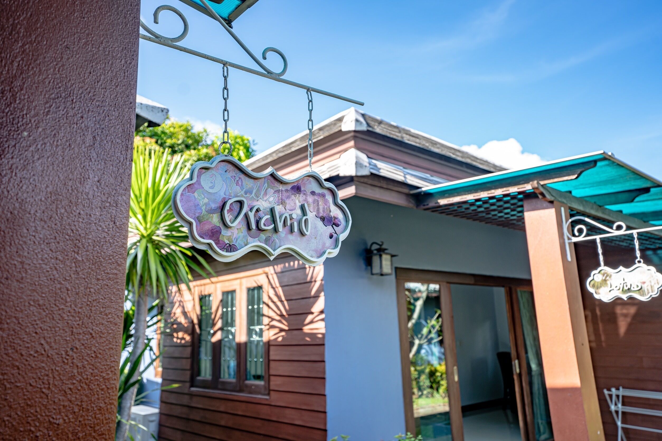 A building with a sign that reads "Olivio."