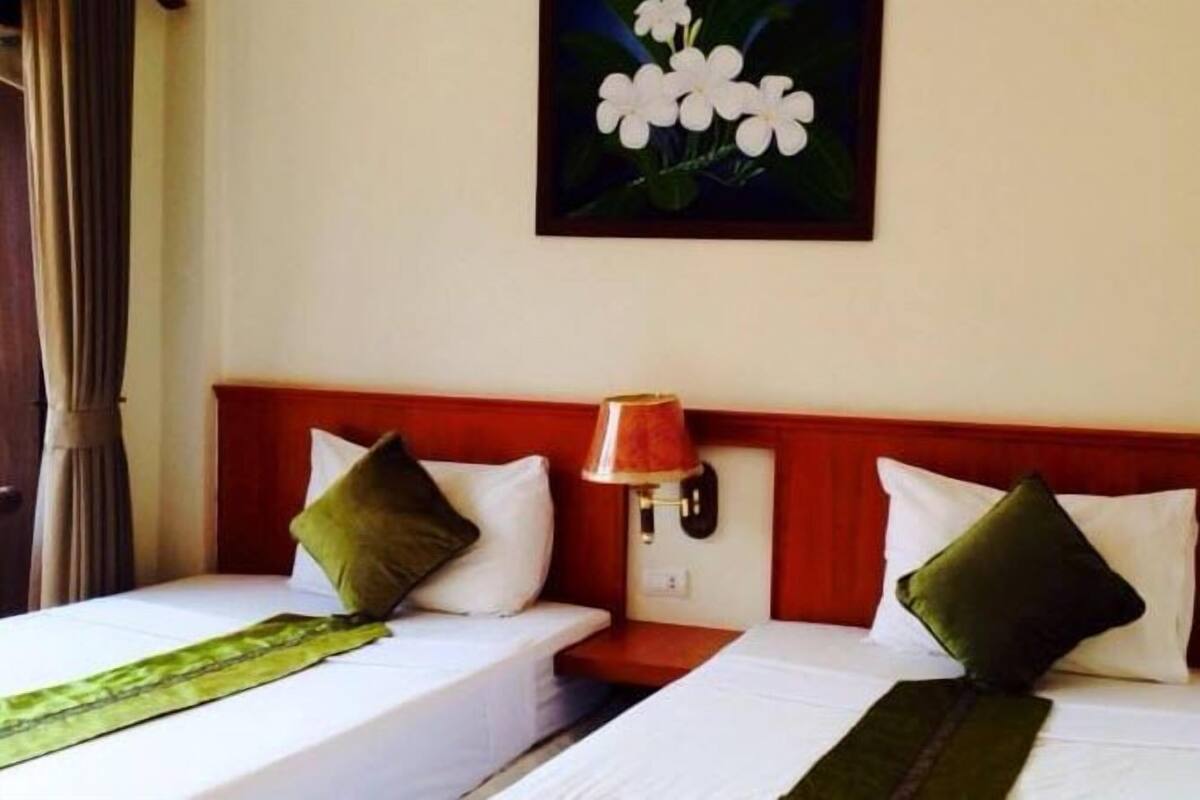 Standard Room | Minibar, in-room safe, WiFi (free)