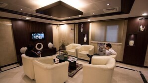 Lobby sitting area - Premiere Hotel Apartments (Dubai)