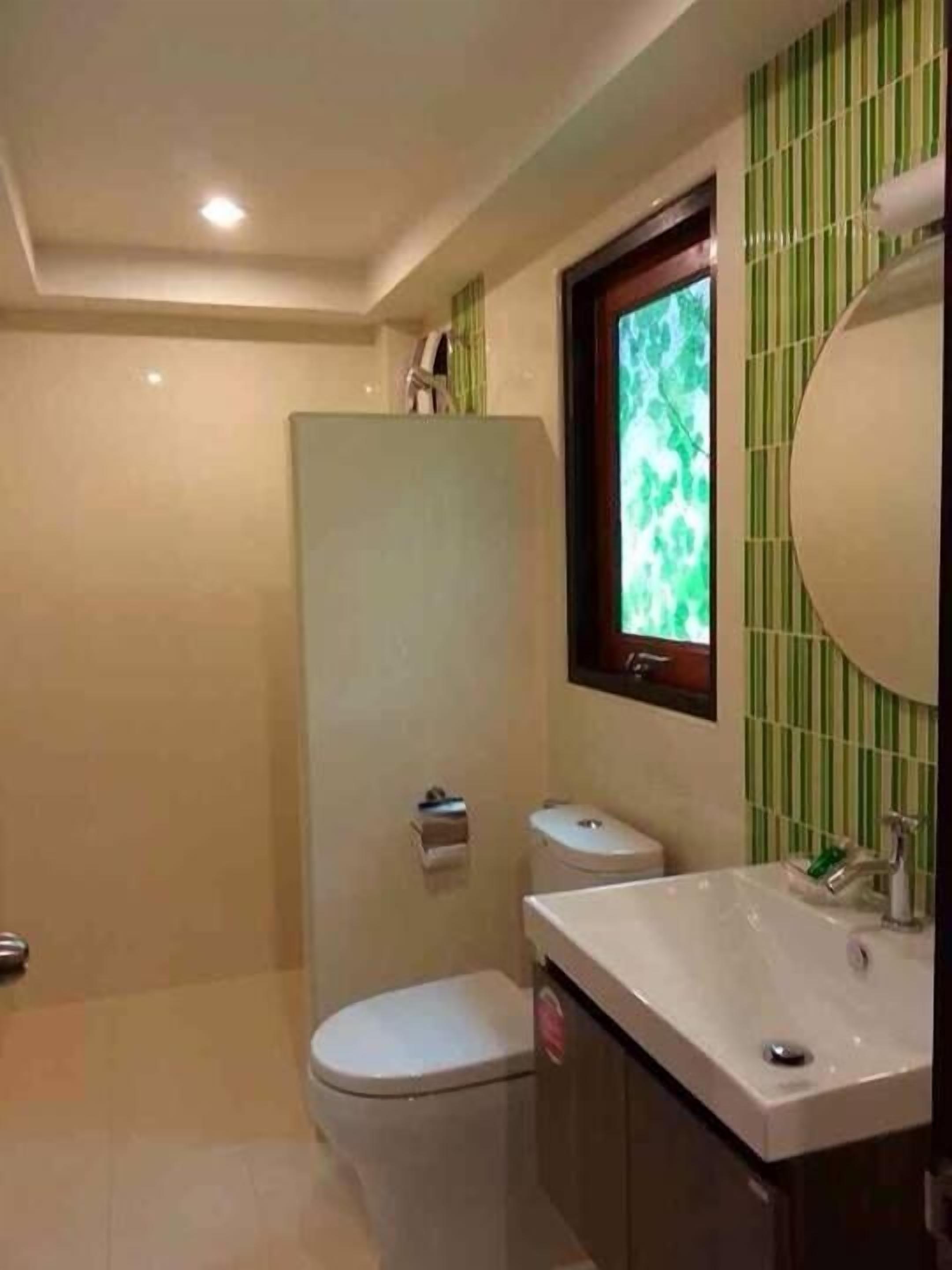 garden view villa | bathroom | bathtub, free toiletries, towels