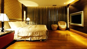 Free minibar, rollaway beds, free WiFi - Ouge Classic Motel (Kaohsiung)