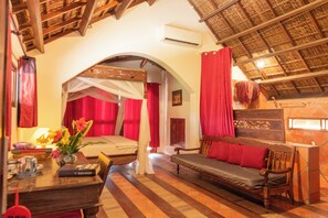 Minibar, in-room safe, desk, soundproofing - Full Moon Beach (Phan Thiet)