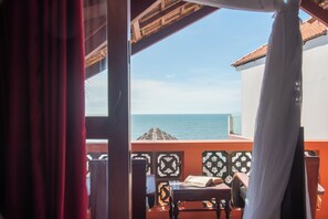 Minibar, in-room safe, desk, soundproofing - Full Moon Beach (Phan Thiet)