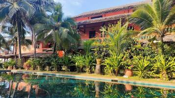 Minibar, coffres-forts dans les chambres, bureau, chambres insonorisées