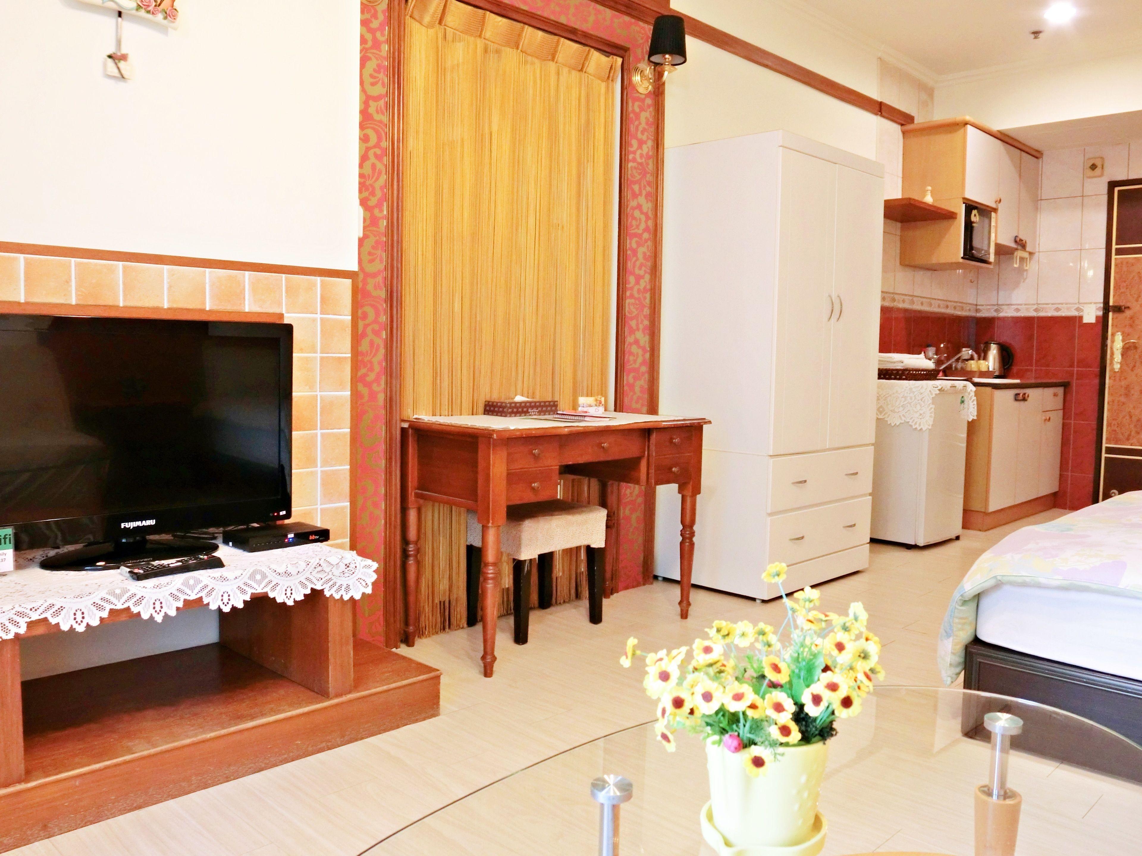 deluxe single room (good for two) | premium bedding, pillow-top beds, individually decorated