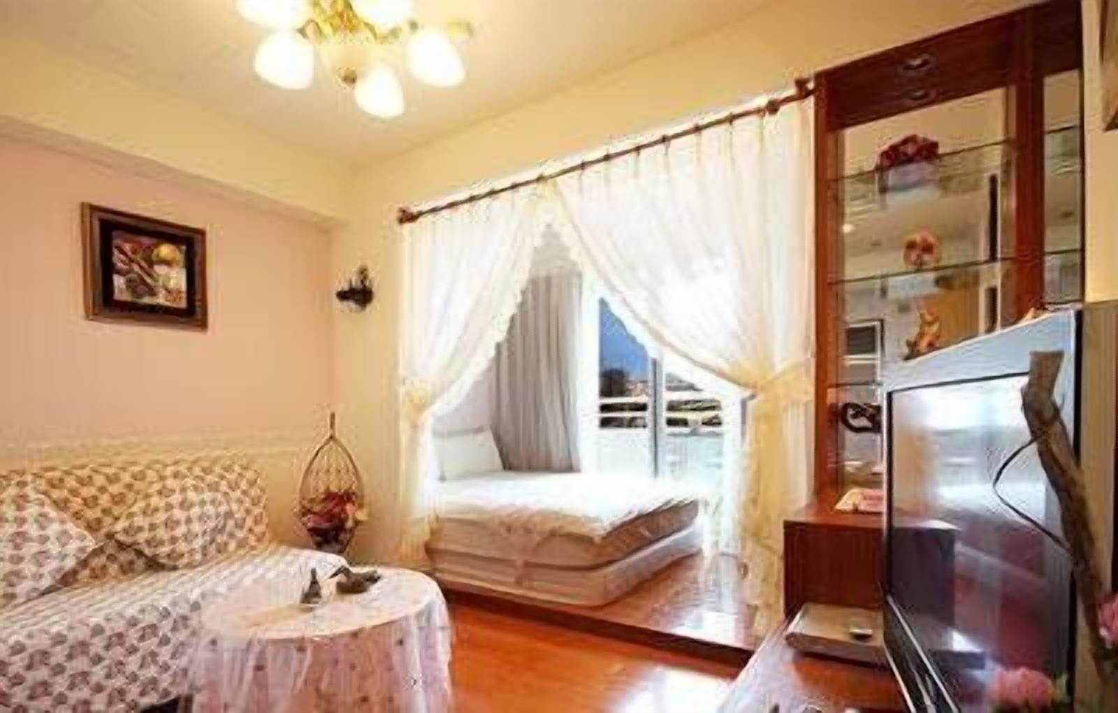 high floor deluxe double room | premium bedding, pillow-top beds, individually decorated