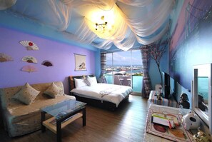 High Floor Deluxe Double Room | Premium bedding, pillowtop beds, individually decorated - Each Family (Kaohsiung)