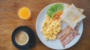 Daily English breakfast for a fee - Amity Beach Resort (Koh Samui)