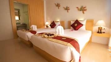 Minibar, in-room safe, free WiFi