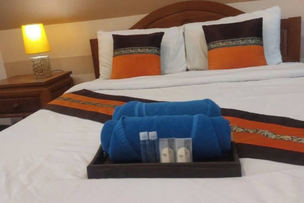 Premium bedding, Select Comfort beds, free minibar items, in-room safe