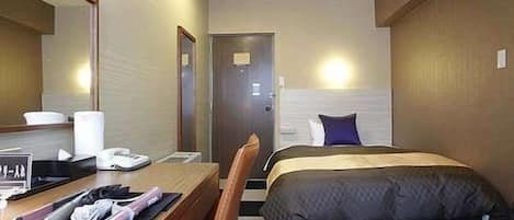 Laptop workspace, iron/ironing board, free WiFi