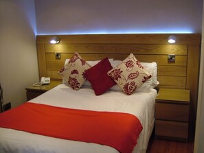 Standardzimmer, Gemeinschaftsbad | Zimmersafe, individuell dekoriert, individuell eingerichtet