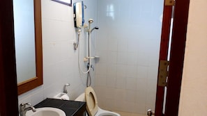 Bathroom - Baan Pitcha (Koh Samui)