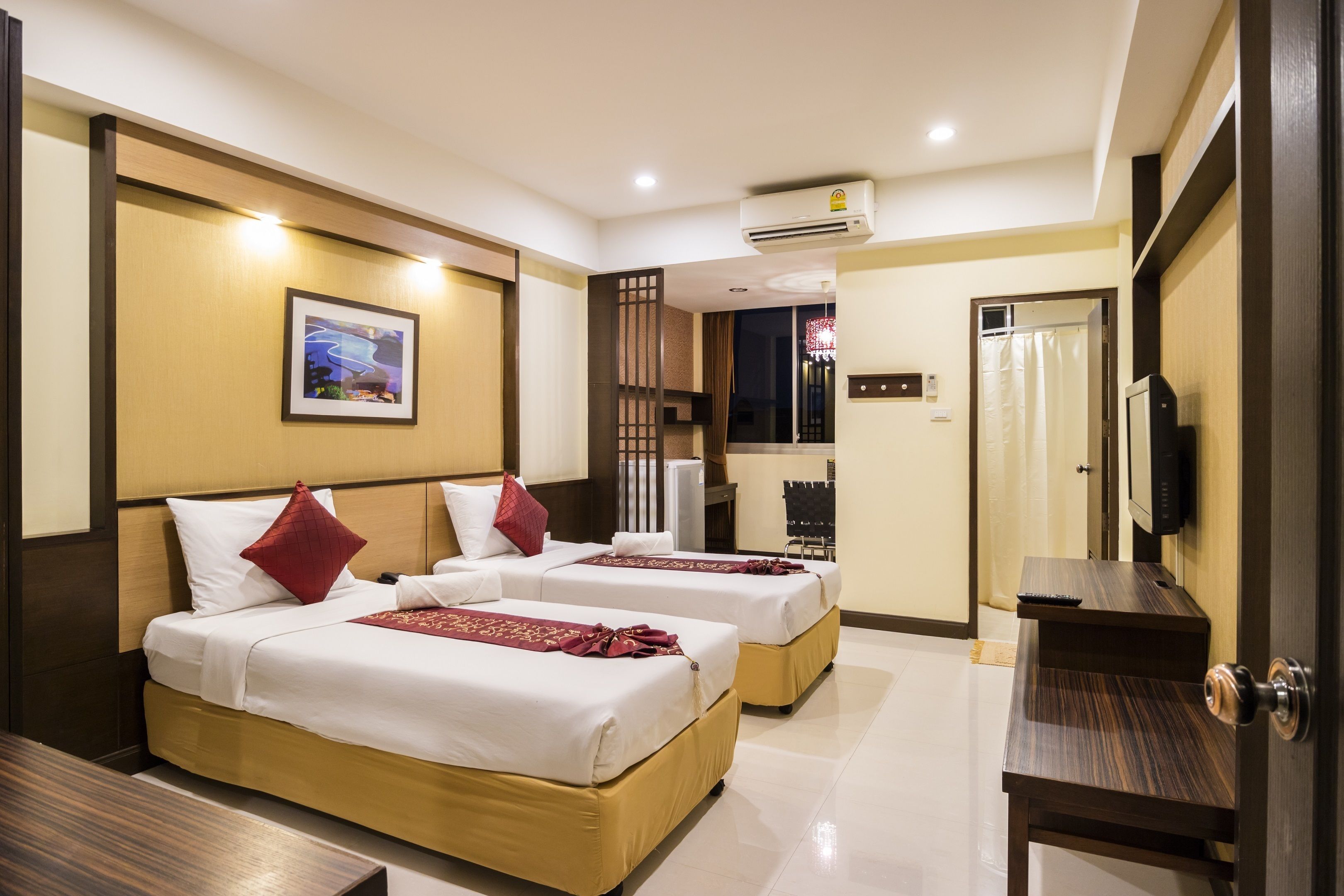 Deluxe Room | In-room safe, free WiFi, bed sheets