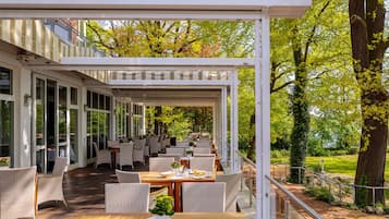 Der serveres morgenmad, frokost og aftensmad