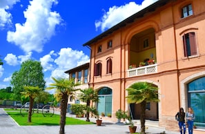 Front of property - Residence Baco da Seta (Mestre)