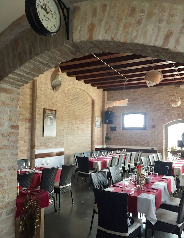 Lunch and dinner served - Residence Baco da Seta (Mestre)
