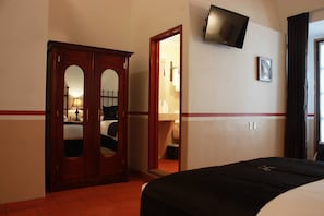 Superior Room | In-room safe, desk, blackout curtains, iron/ironing board - Hotel de la Paz (Guanajuato)