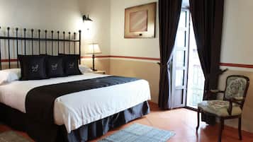 Standard Room | In-room safe, desk, blackout curtains, iron/ironing board