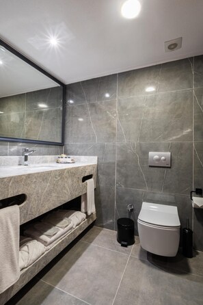 Sèche-cheveux, bidet