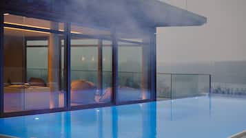Outdoor pool, pool loungers